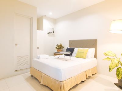 UrbanView @ Lacson Street Bacolod City by RedDoorz