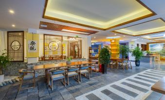 Fan Retreat · Riverside View Boutique Inn (East Gate, Mount Fanjing)