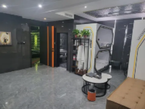 Alien E-sports Hotel