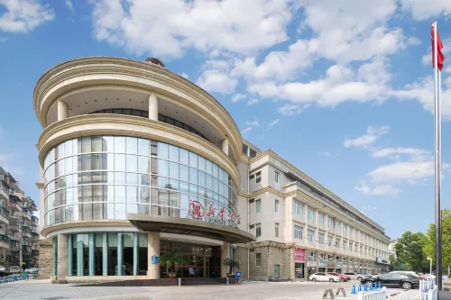 Xinhua Hotel Hotels in Dianjiang County