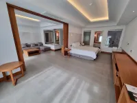 Pinegrove Hotel