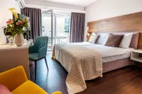 Hotel Polo - Parvekkeita