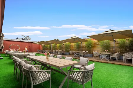 Dongguan Tangxia Baifeilin Hotel (South High-speed Railway Station) Отели рядом с достопримечательностью «Yanhu Park»