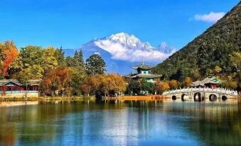 Lijiang Yunsun Shixi Homestay (Gucheng Dashuiche Branch)