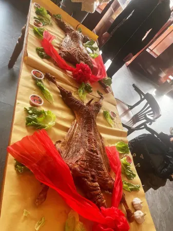 Yuyao Yijia Homestay (Yuyao Siming Lake Scenic Area) Отели рядом с достопримечательностью «Siming Lake»