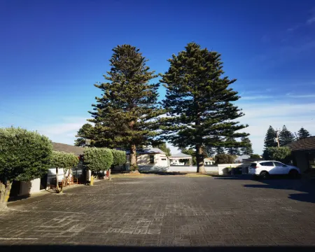Beachport Motor Inn Hotels in Millicent