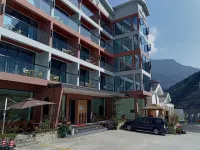 山澗花語.私湯民宿酒店（西嶺雪山店） 鄰近西嶺雪山景區-千四百五十米碑的酒店