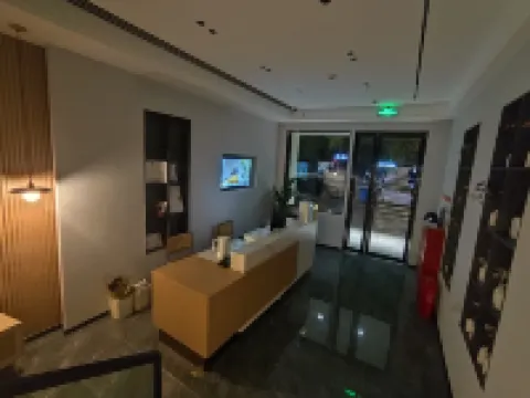Qingcong Cinema Hotel (Rainbow Shopping Center)