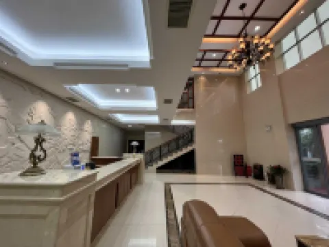 Dragon Tiger Mountain Dandelion Business Hotel