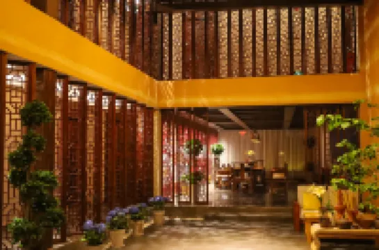 Yueting Hot Spring B&B