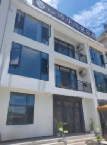 鶴峰山語小築民宿（屏山峽谷景區店）