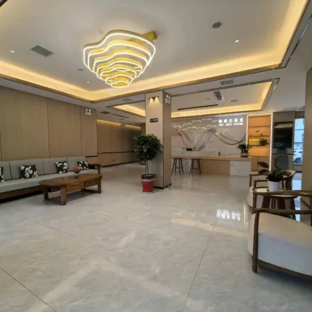 Liuhou Grand Hotel (Liuba Old Street)