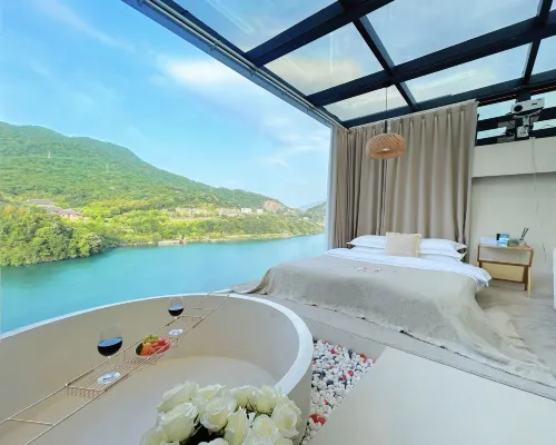 Man·qixi Jiangjing Vacation Apartment (Dongjiang Lake Scenic Area Yanjiang Xi Road) Hotel a Zixing