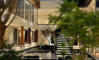 Molan Guanting Hotel (Shaoxing Luxun's Hometown City Square Branch)