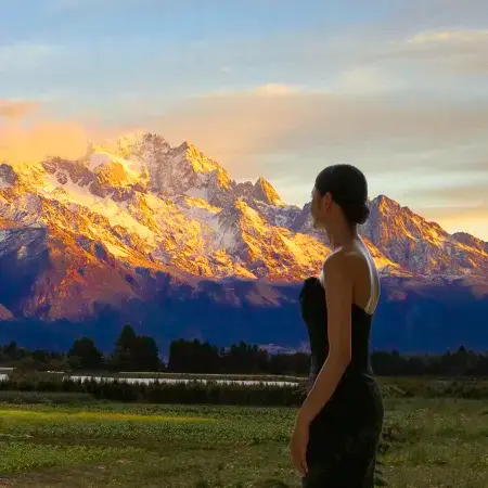 Linqi Guyin Lijiang | Golden Snow Mountain Sunshine · Sky Garden Homestay