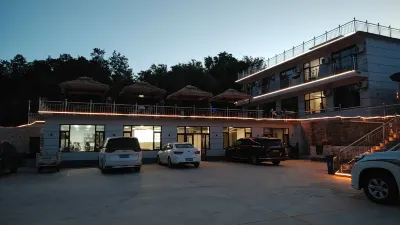 Xianrendao Mountain and Sea Hot Springs Homestay Hotels near Pak Sha Wan Gold Coast
