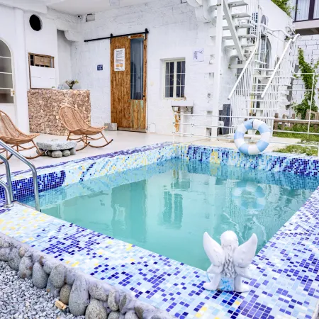Baicaoyuan Seascape Inn