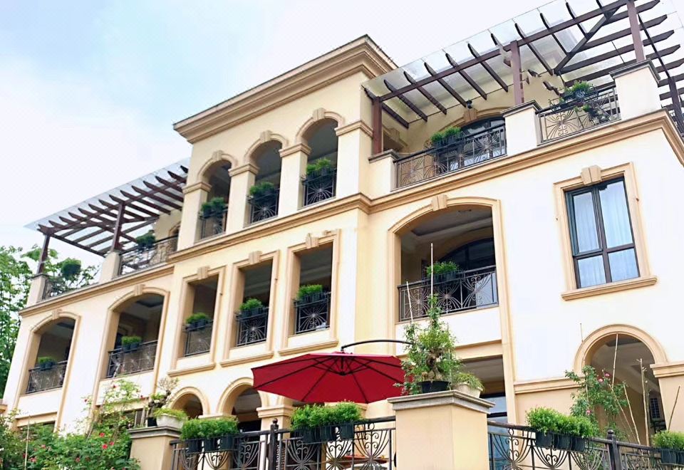 Sangzhu Yishu Hostel Images