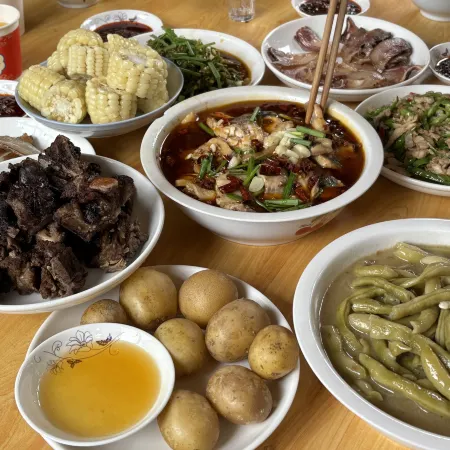 Guanba Shanshuiju Boutique Homestay