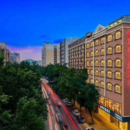 Lufeng Meiju Hotel (Yangchun Donghu Park Branch)