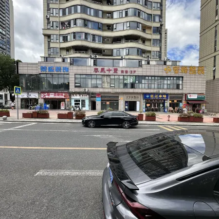 Spring Breeze Ten Miles Homestay (Ruitai Times Square)