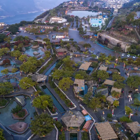 West Canyon Hot Spring Hotel