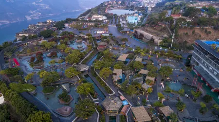 West Canyon Hot Spring Hotel Отели рядом с достопримечательностью «Western Grand Gorge»