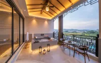 Nine View Lake Fondney Hot Spring Hotel Hotels in Xingning