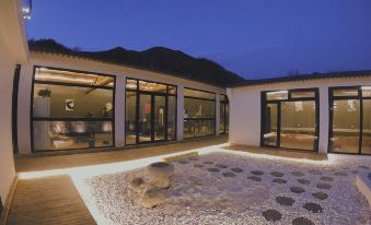 Me Town Great Wall landscape