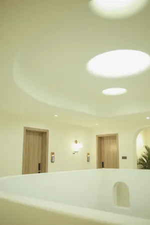 Hole Hotel Отели в г. Хендун