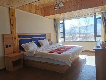 Lake Seaview Hotel Отели рядом с достопримечательностью «Sichuanlugu Lake Scenic Area»