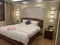 Weixin Zhaxi Chinese Inn