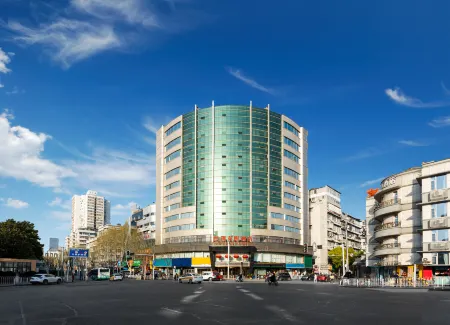 Kailaixi Hotel (Wuhan Yellow Crane Tower Tanhualin) Отели рядом с достопримечательностью «Yangsigang Yangtze River Bridge»