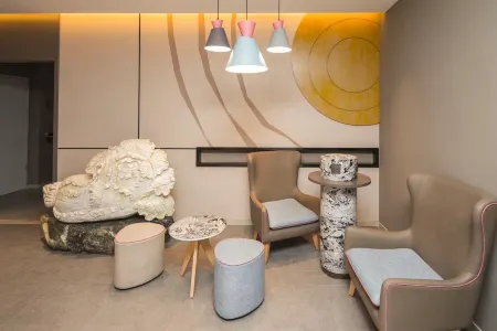 Homeinn Hotel (Tianjin Grand Auditorium Cultural Center Subway Station) Отели рядом с достопримечательностью «Tianjin Art Museum»