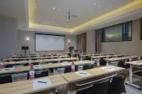 Vienna Hotel (Luoshan)