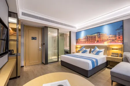 City Huachen Hotel (Chongzuo Longzhou Bus Station) Отели рядом с достопримечательностью «Red Army Ancient Road Scenic Area · Tianqin Zhuang Village»