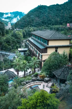 Yulongshan Dong Spring Resort