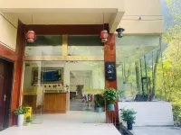 Longsheng Hillside Homestay (Wenquan Tourism Resort Fengyu Bridge)