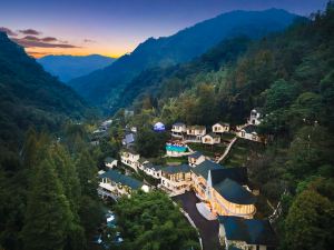 Chongzhou Jiulonggou Huimeiye luxury hot spring hotel