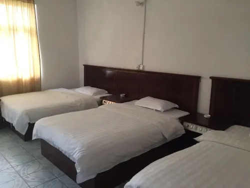 Dongxing Zhedong Hotel