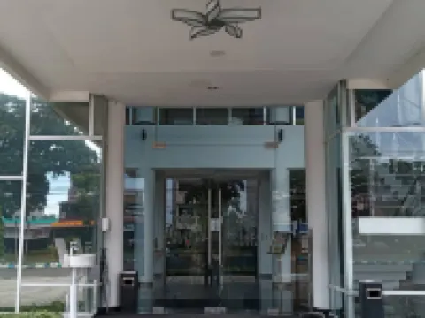 飛濺飯店 明古魯住宿飯店