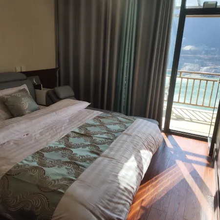 Baoxing Wuhu View Inn