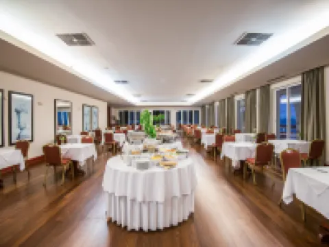 Azoris Faial Garden - Resort Hotel オルタのホテル