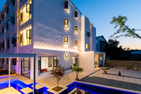 No. 43, Group 19, Qiliping, Henan, Luanchuan, China Отели рядом с достопримечательностью «Butterfly Valley»