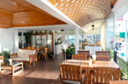 The Beach Front Resort, Pattaya