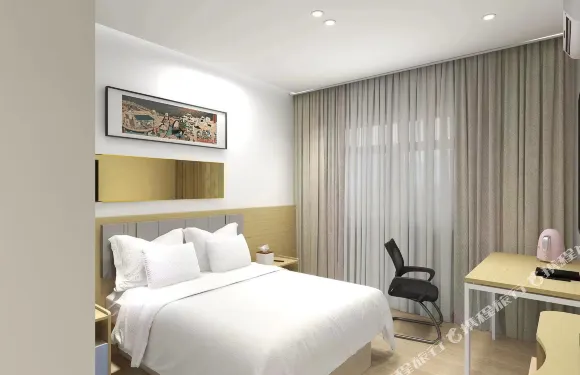 岑溪小城之旅酒店