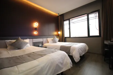 Furao Zhixuan Hotel (No.9 People's Hospital Lujiabang Road Subway Station Branch) Отели рядом с достопримечательностью «Shanghai Confucian Temple»