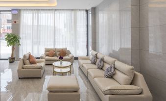 Yeste Meitu Hotel (Wuzhou Cangwu County Shiqiao Bus Station)