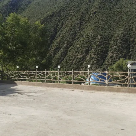 Lintan Tongyuan Farmhouse