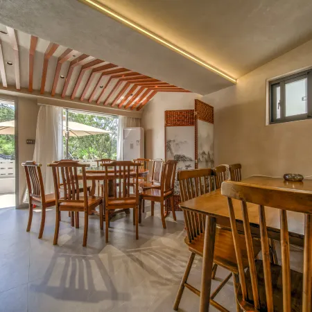 Jiuhuashan Shangquanlinshe Homestay (Roushen Baodian)